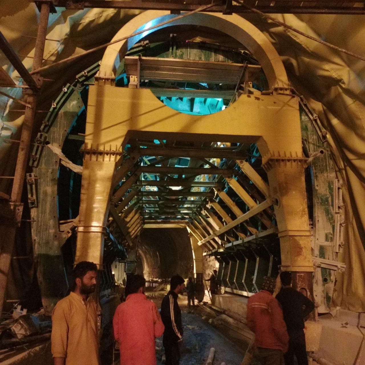 Tunnel lining formwork gantry — WanX Infra project